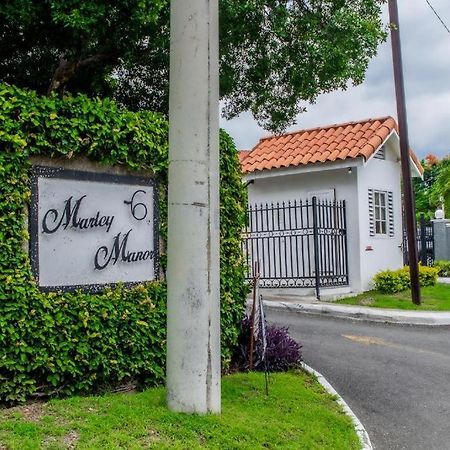 Finest Accommodation Marley Manor Apt # 513 Ground Floor 6 Marley Rd Kgn 6 Κίνγκστον Εξωτερικό φωτογραφία